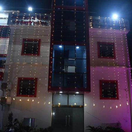 Hotel Awadh Palace Sahjanwa Экстерьер фото
