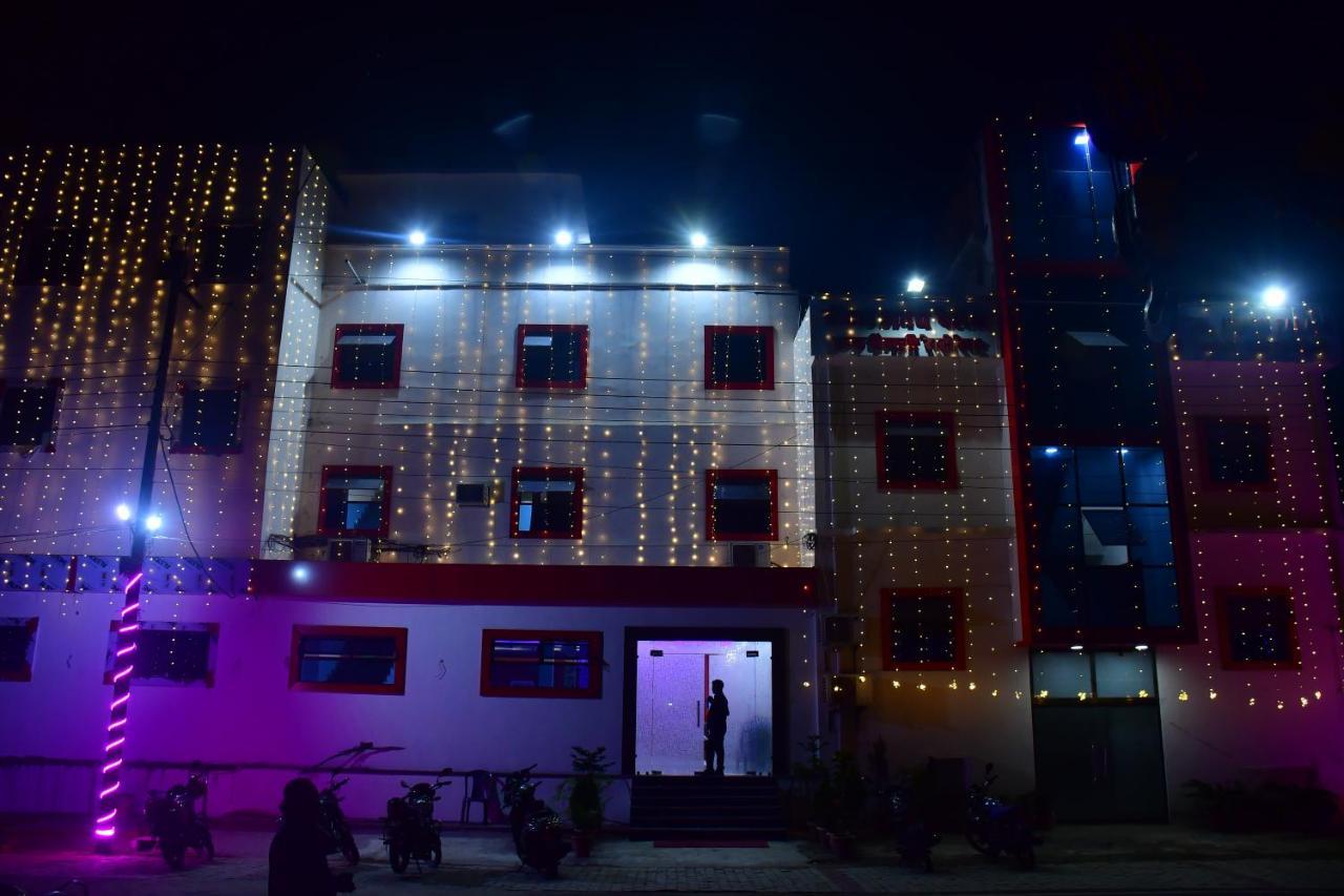 Hotel Awadh Palace Sahjanwa Экстерьер фото
