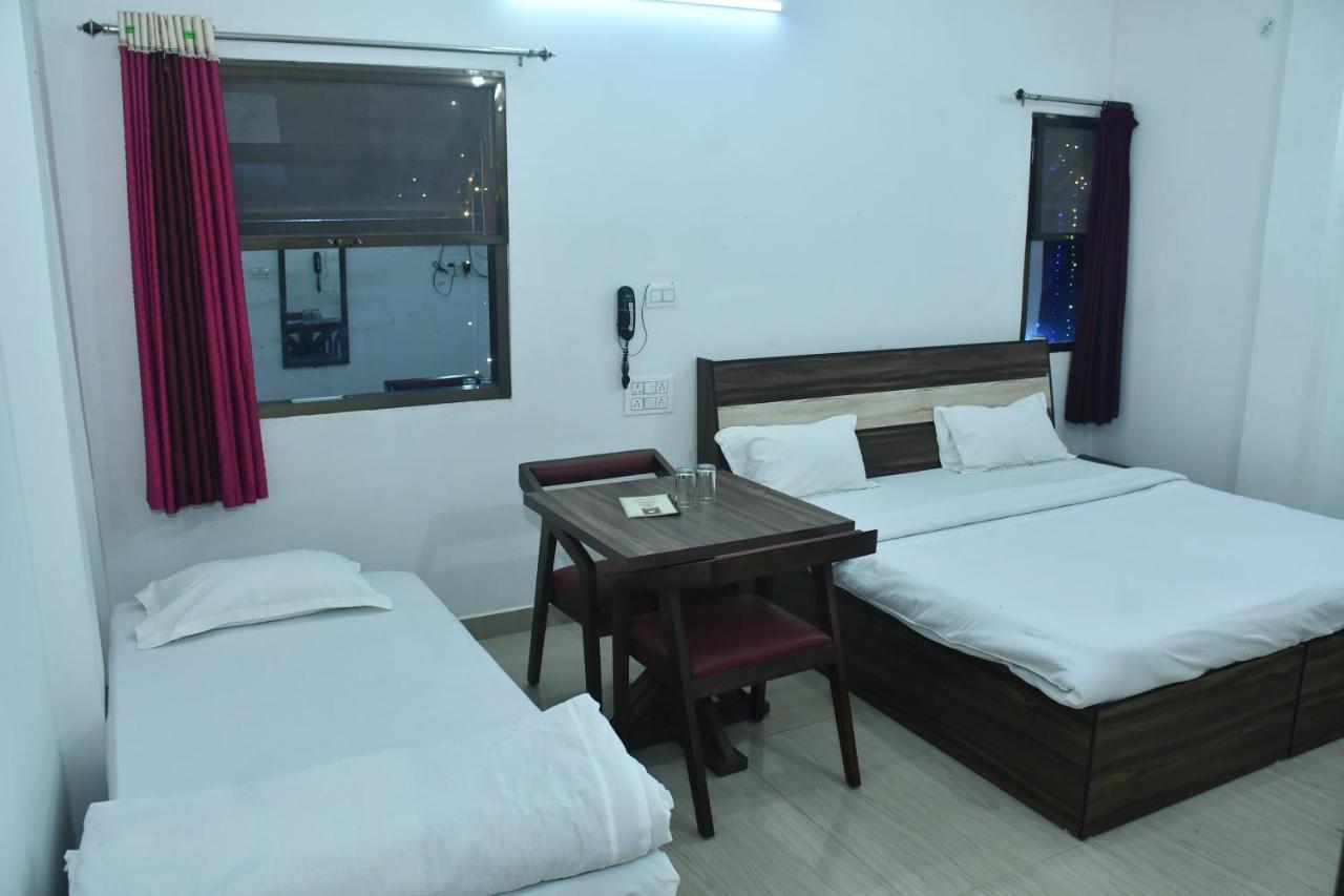 Hotel Awadh Palace Sahjanwa Экстерьер фото