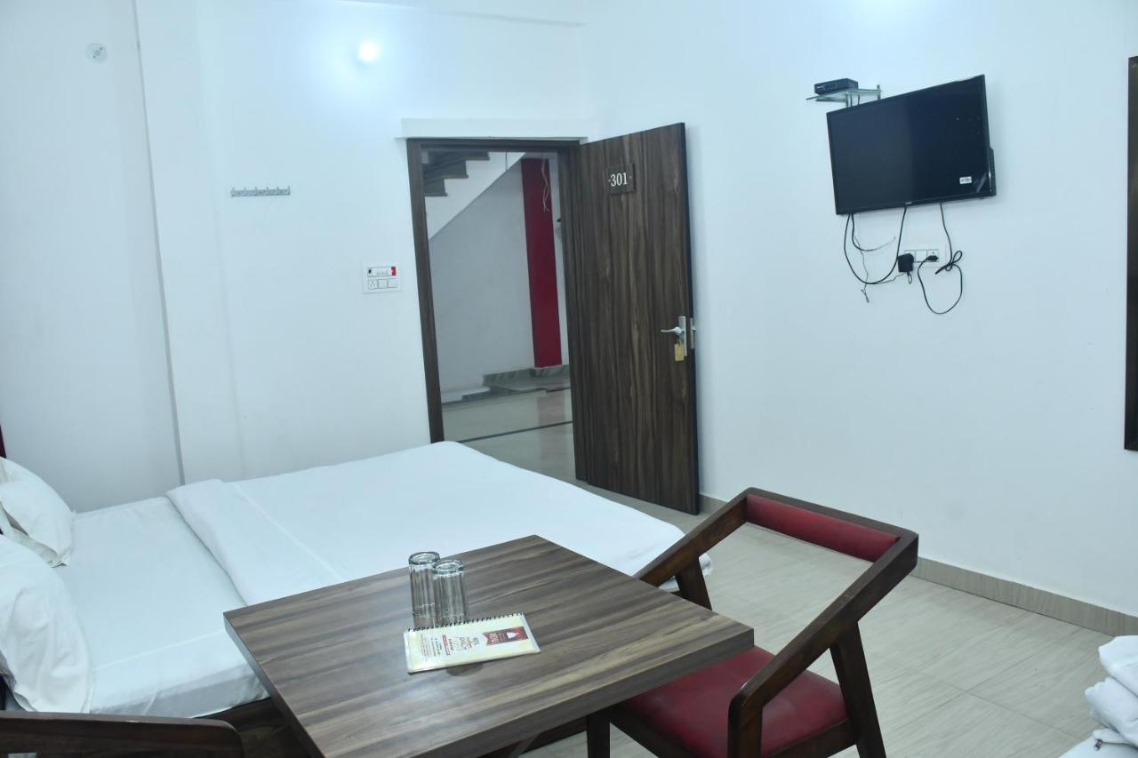 Hotel Awadh Palace Sahjanwa Экстерьер фото