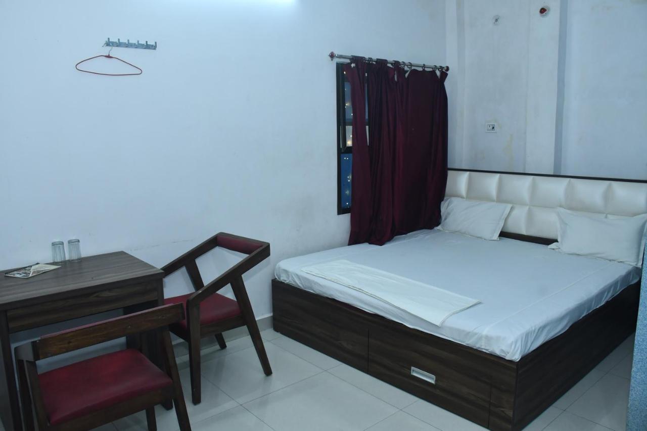 Hotel Awadh Palace Sahjanwa Экстерьер фото